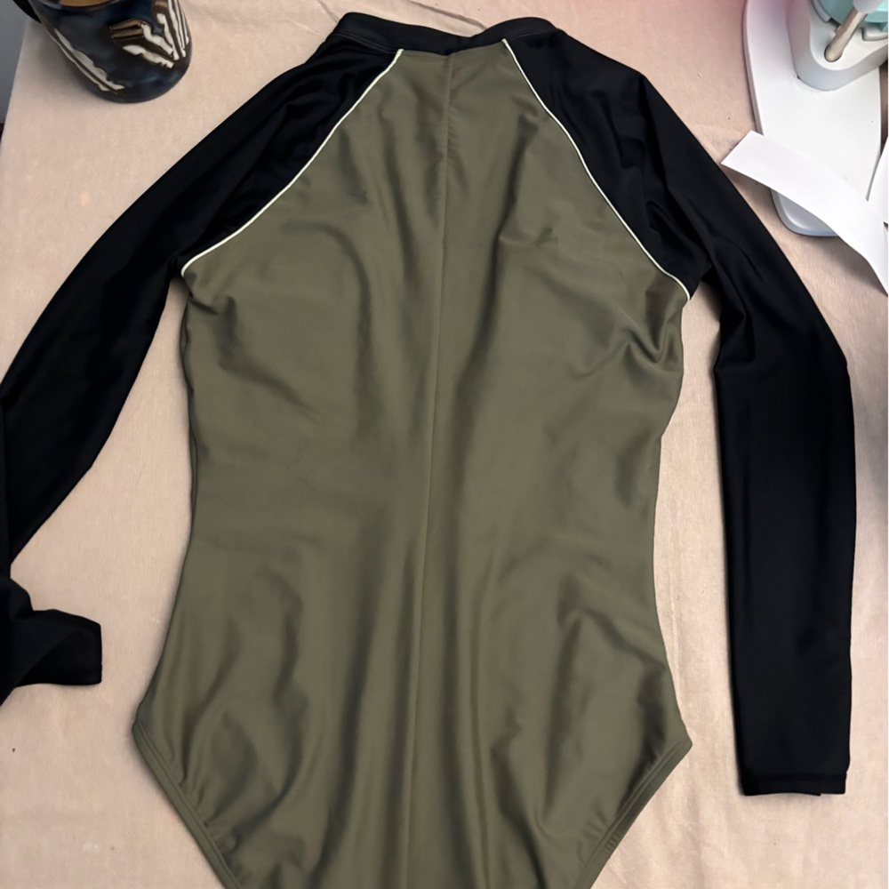 All in Motion Olive and Black Long Sleeve Top